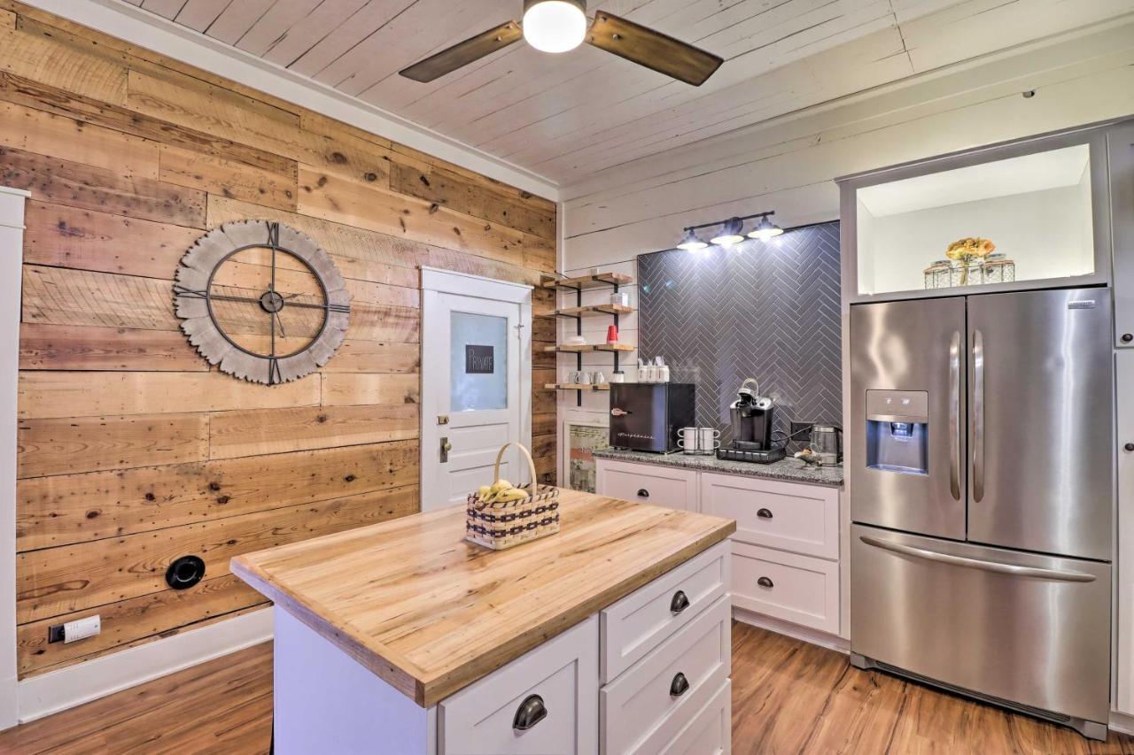 Historic Mountain Home Haven With Large Yard! エクステリア 写真