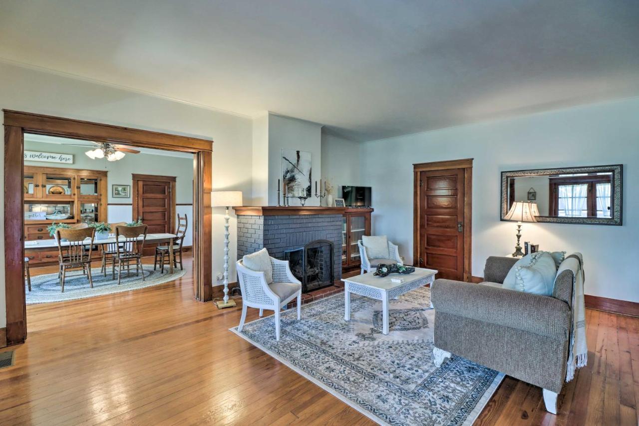 Historic Mountain Home Haven With Large Yard! エクステリア 写真