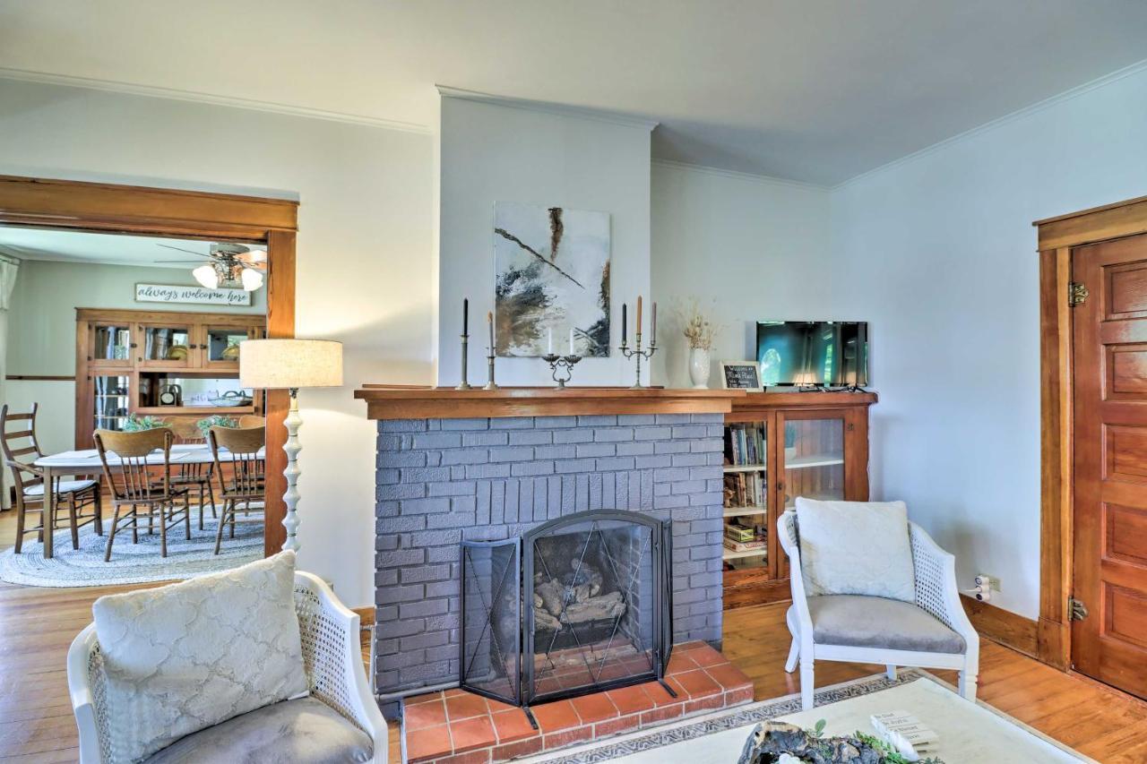 Historic Mountain Home Haven With Large Yard! エクステリア 写真