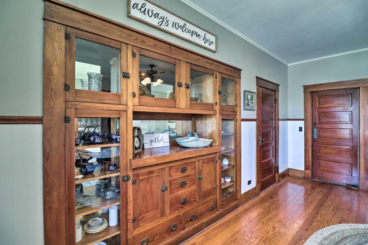 Historic Mountain Home Haven With Large Yard! エクステリア 写真