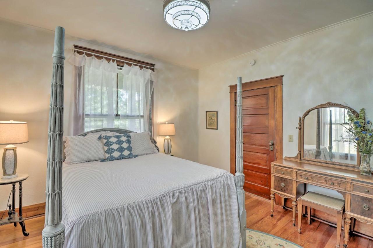 Historic Mountain Home Haven With Large Yard! エクステリア 写真